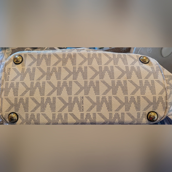 Michael Kors GUC  White Cream And Dark BlueTote Bag - Picture 6 of 11